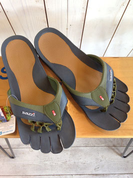 Sazzi（サジ）　Decimal　（Grey/Olive）