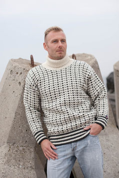 Weißer isländischer Pullover