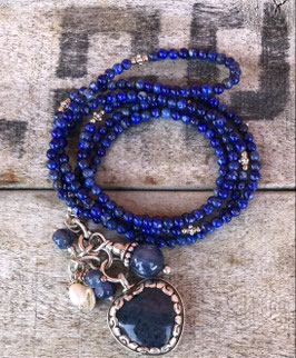 Halskette mit Anhänger bleu