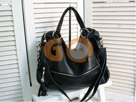 Black one shoulder bag