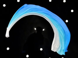 Voi Poi, "Royalty" Weiß Türkis Blau, Längsverlauf, rechteckig, 180 cm x 90 cm