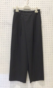 ビジュー付タックパンツ