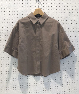 ハーフスリーブシャツ