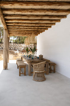 MESA DE COMEDOR RÚSTICA