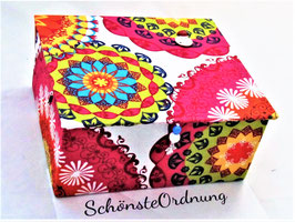 große Kinderschmuck-Schatulle personalisiert, bunte Mandalas, für ein fröhliches Mädchen zum Geburtstag, Namensbox, Erinnerungskiste