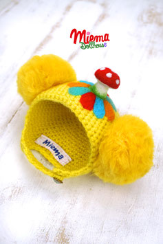 HELMET with Pompom