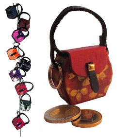 Kleine Mini Tasche als Anhänger / Schlüsselanhänger rot mit Golddruck