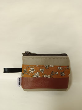 Petit porte monnaie. Couleur brique.