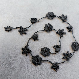 Karawan Oya Choker Schwarz