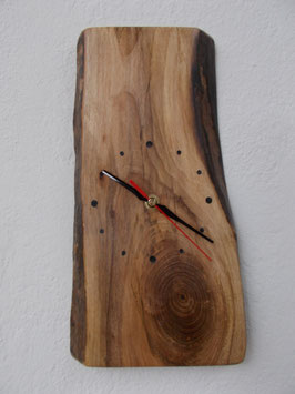Wanduhr Nuss