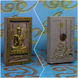 D147/01 . Gold Leaf Lersi Amulet