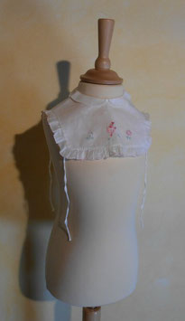 Sur-col broderie rose 18 MOIS