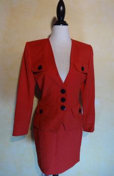 Tailleur rouge Yves Saint Laurent T.40