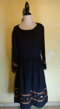 Robe noire brodée 70's T.38