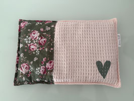 Kirschsteinkissen Olive-blassrosa mit Herz