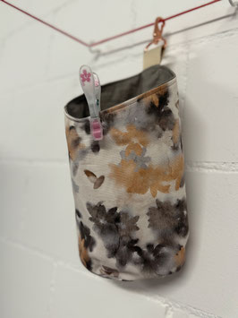 Wäscheklammerbeute hellbeige mit Blättermuster