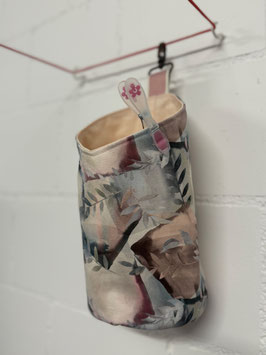 Wäscheklammerbeute hellbeige mit farbigem Muster