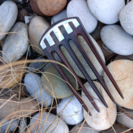 Chic woody comb