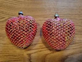 FLOHMARKT | Zwei Weihnachtsbaumanhänger in Herzform |