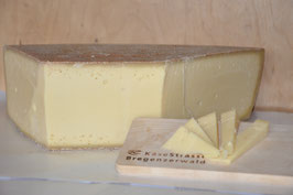 handgeschöpfter Alpkäse, herzhaft          400g vakuumiertes Käsestück