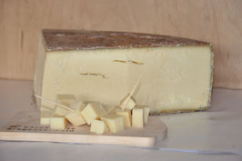 handgeschöpfter Alpkäse, würzig,  250g vakuumiertes Käsestück