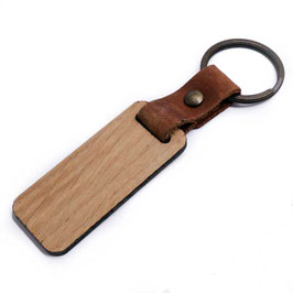 Schlüsselanhänger Eiche mit Lederband & Messingring