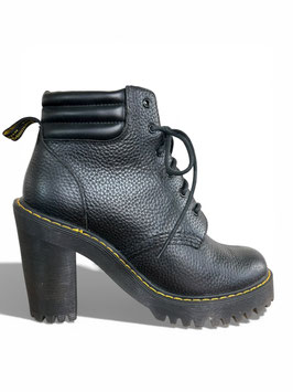nr 710 merk Dr. Martens maat 38 (nieuw in doos)