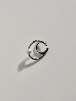 CAL  M  PEARL EAR CUFF Silver