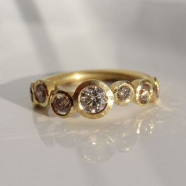900 Goldring mit braunen Naturdiamanten