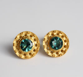 blaugrüne Indigolith Ohrstecker aus 900 Gold, 22k Goldohrringe mit blaugrünen Turmalinen