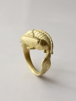 Ring Yin und Yang mit zwei Koi, Glücksbringer aus 750 Gold