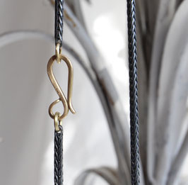 schwarze Fuchsschwanzkette aus Silber mit 750 Goldverschluss