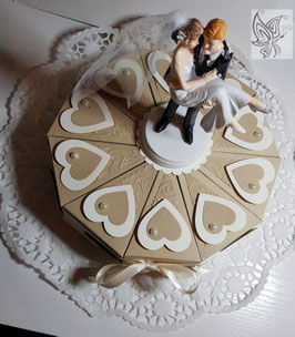 Torte aus Farbkarton Hochzeit