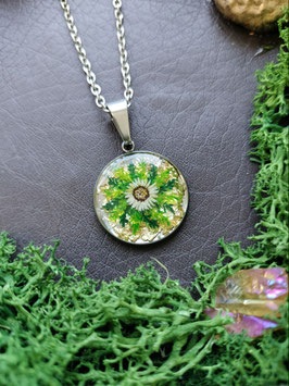 Collier Eguzkilore peint à la main