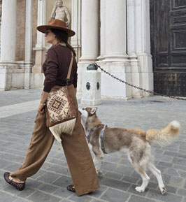 LOVE marrone tracolla