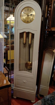 Standuhr um 1920 Kieselgrau