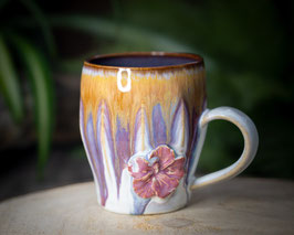 861 - 350ml - Keramiktasse Polygon HIBISKUS in creme, pink, lila, hellbraun und graulila