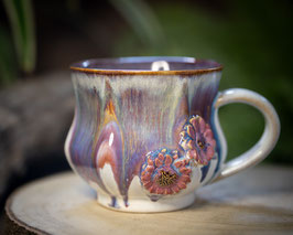 882 - 350ml - Keramiktasse Polygon BLÜTEN in creme, lila, bronze und graulila
