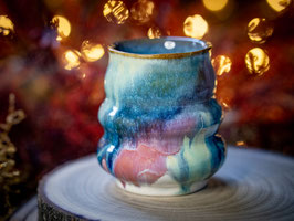 957 - 300 ml - Keramikbecher Wellendesign in creme rose, blau, grün, türkis ... innen blau