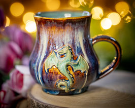 1175 - 460 ml - Keramiktasse bauchig DRACHE in regenbogen und graulila