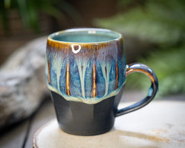 805 - 330ml - Keramiktasse Polygon in schwarz, braunblau, creme und türkis
