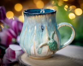 1181 - 470 ml - Keramiktasse Polygon bauchig SCHILDKRÖTE in creme türkis, blau und saphirblau