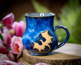 1203 - 460 ml - Keramiktasse bauchig DRACHE in schwarz, blau, indigo