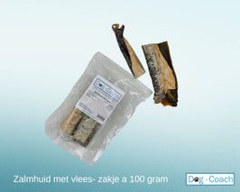 Zalmhuid met vlees