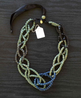 Collier perles de bois :  Thailande