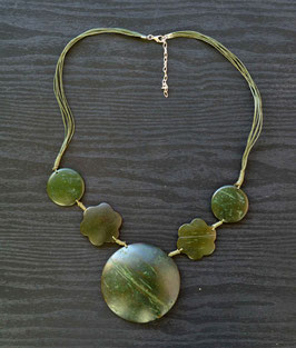Collier en coco  :  Thailande