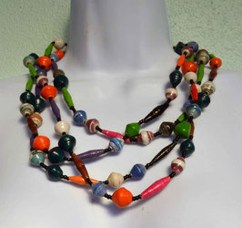 collier en papiers recyclés  :  Kenya