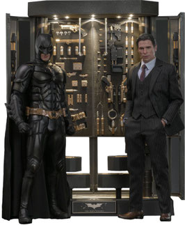 Batman Armory with Bruce Wayne (2.0) 1/6 The Dark Knight Movie Masterpiece Actionfigur / Diorama 30cm Hot Toys