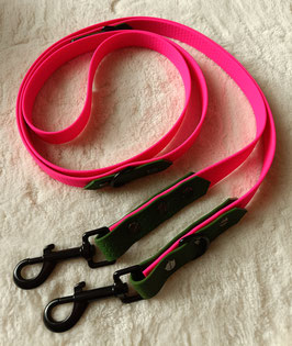 3-fach verstellbare Leine aus wasserabweisendem Hexa Gurtband, zweifarbig, Neon Pink/Dunkelgrün