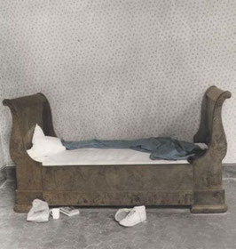Suzanne Pastor - The bed, 7 rue Balechou, Arles, 1981